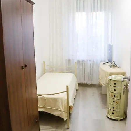 La Casa Di Piccoli Di Gabriele Martelli E Catia Pacetti - Apartment Ancona