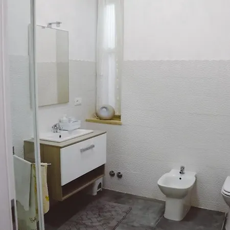 Apartment La Casa Di Piccoli Di Gabriele Martelli E Catia Pacetti -